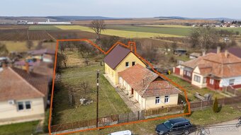 RD s garážou, gazdovský dom, pozemok 2390 m2 - MÉRA - 19