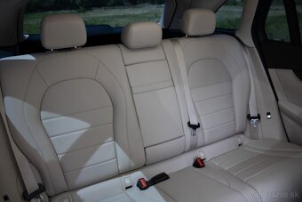 Mercedes-Benz GLC SUV 250 4MATIC A/T - 19