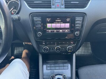 ŠKODA OCTAVIA 3 COMBI RS CHALLENG 2.0 TDI 135KW DSG - 19