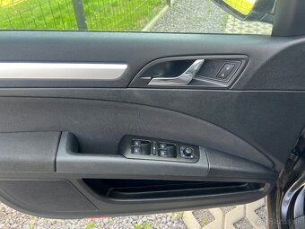 PREDÁM ŠKODA SUPERB COMBI 2.0TDi 125kW  4x4 XENON dovoz DE - 19