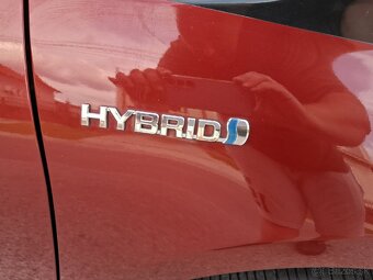Predám TOYOTA YARIS 1.5 HYBRID SELECTION - 19