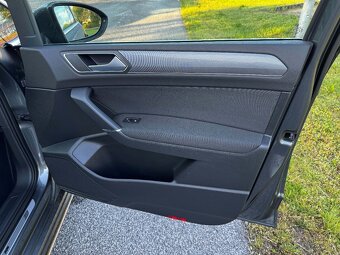 VW Touran R-Line  TSi 110kw  DSG 7 miestny,LED IQ.Light/PANO - 19