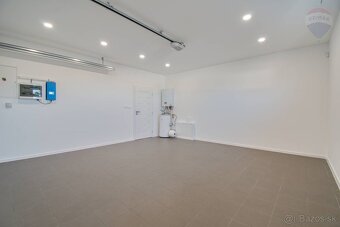 Na predaj: 4 izbový rodinný dom s garážou, pozemok 753m2, Vy - 19