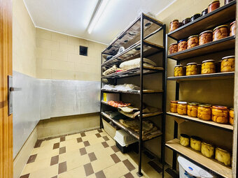 A-W REAL | RODINNÝ DOM NA PREDAJ V OBCI OKOČ - 19