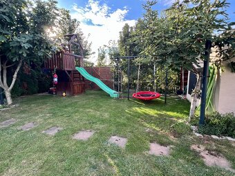 ÚTULNÝ 3 - IZBOVÝ BUNGALOV S BAZÉNOM A S ROZĽAHLÝM POZEMKOM - 19