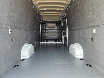 Volkswagen Crafter L4H3 2.0 TDi/140hp - 2020 - 19