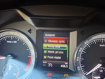 Škoda Octavia Combi 2.0 TDI,110 KW,ACC,BI-XENON,NAVI,TAZNE.. - 19