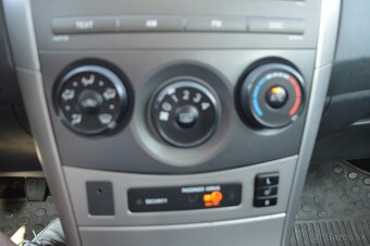 TOYOTA COROLLA 1,6I 97kW benzín Valvematic, M6, 2009 Slovens - 19