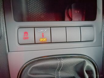 Volkswagen Scirocco R 265PS rok 2012, manuál - 19