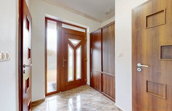 Krásny rodinný dom Zlaté Klasy - PREDAJ - 19
