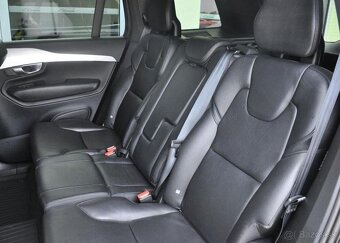 Volvo XC90 D5 AWD MOMENTUM ČR 173 kw - 19