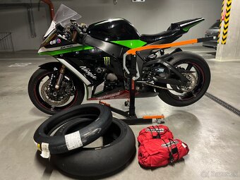 KAWASAKI ZX10R - 19