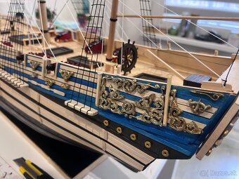 Dreveny model plachetnice. - 19