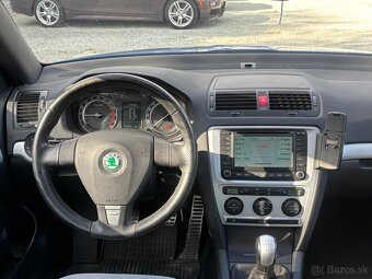 🔵 Škoda Octavia Combi 2.0 TDI RS - 19