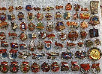 odznaky - rozličné druhy - 19