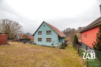 DVOJPODLAŽNÝ RD S ROZSIAHLYM POZEMKOM A KRÁSNOU PRÍRODOU - 19