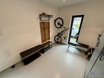 APARTMÁN - Komplet na mieru moderne zariadený s terasou v Hr - 19
