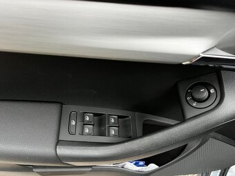 Predám Škoda  Octavia combi 3 benzín DSG - 19