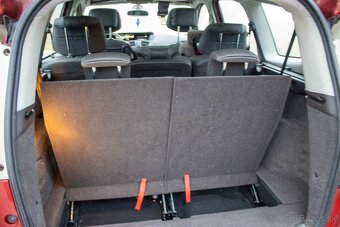 Renault Grand Scénic 1.9 dCi 96kW 7-miestne 2011 - 19