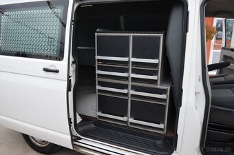 Volkswagen T5 Transporter Shuttle 2.0 TDI - 19