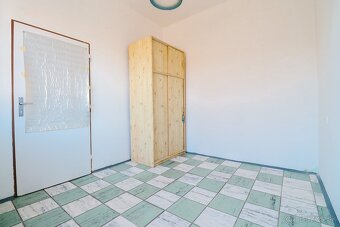 Rodinný dom s veľkým pozemkom v obci Vrakúň - 19