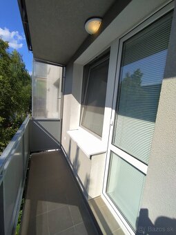 1-izbový zrekonštruovaný, plne zariadený byt s balkónom - 19