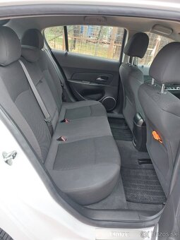 Predám Chevrolet Cruze r.v. 2011, 1.6i, 91kW, 115 xxx km - 19