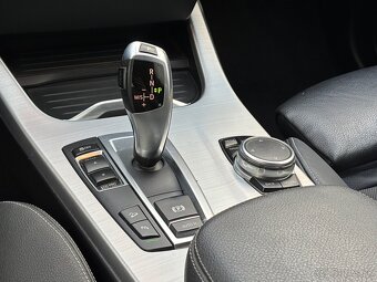BMW X3 xDrive 2.0d M paket kúpené v SR 1.majiteľ - 19