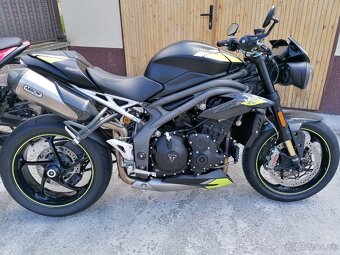 TRIUMPH 1050 Speed Triple RS 4/2021 - 19