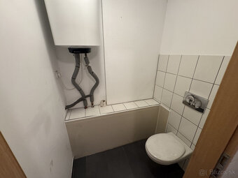 Prenájom prízemného obchodného priestoru 185 m² na prémiovej - 19