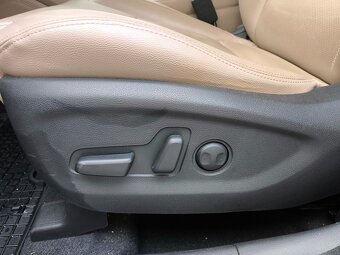 Predam Hyundai Tucson 2WD 1.7 CRDi PREMIUM - 19