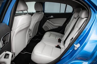 Mercedes-Benz GLA 200 d 4MATIC A/T - 19