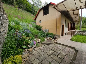 Dom + hosťovský dom, pod lesom, pozemok 2165m2, predaja - 19