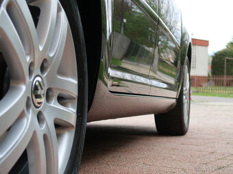 Volkswagen Touran 1.9 TDI Highline NAVI - bez DPF filtra - - 19