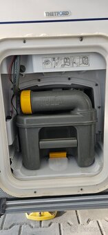 Predam karavan SPRITE SUPER 490, mover - 19