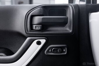 Jeep Wrangler 2.8 CRD Polar A/T - 19