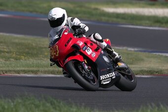 Okruhova Honda CBR 600 f4 - 19