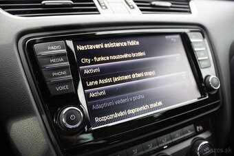 Škoda Octavia Combi 2.0 TDI DPF RS DSG - 19
