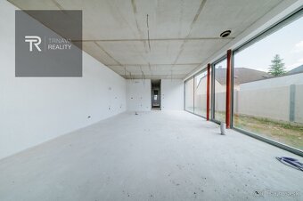 MODRANKA LUXUSNÁ NOVOSTAVBA RODINNÉHO DOMU V TICHEJ ČASTI - 19