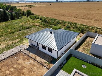Moderný 4i RD Nerušený výhľad + Krytá terasa, 635m², Cestice - 19
