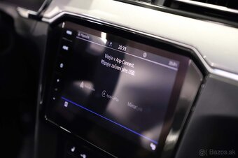 Volkswagen Passat B8 Variant 2.0 TDI 147kW DSG automat - 19