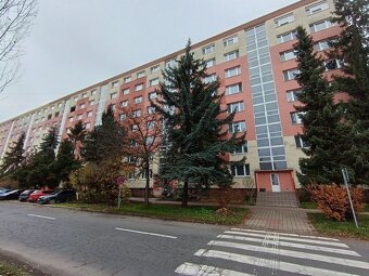 Na predaj priestranný a slnečný 2,5-izbový byt na Novohradsk - 19