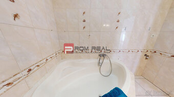 PREDAJ 3 izbový byt s 2 balkónmi v SENCI a garáž - 19