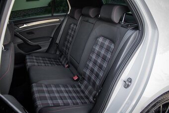Volkswagen Golf 2.0 TFSI GTI DSG - 19