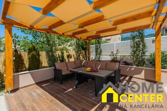 Nádherný dom /420 m²/ s bazénom a výhľadom na more, Dalmátsk - 19