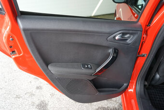 25- PEUGEOT 208, 2019, benzín, 1.2i Signature, 61 kW - 19