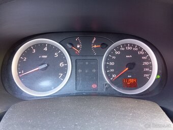 riadiaca jednotka centralu s kľúčom Renault Thália rok 2011 - 19