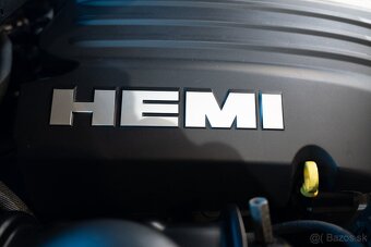 Dodge Challenger 5.7 HEMI - 19