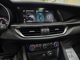 Alfa Romeo Stelvio 2.2 JTD 210k Veloce TI AWD A/T - 19
