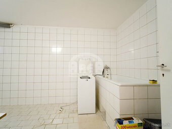 Dvojpodlažný rodinný dom v skvelej lokalite mesta Michalovce - 19